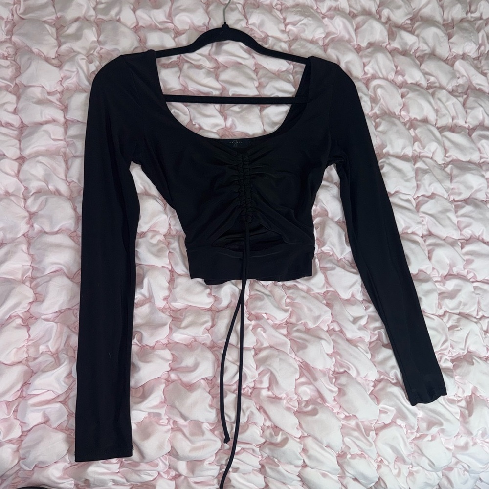Black Long Sleeve Ruched Crop Top